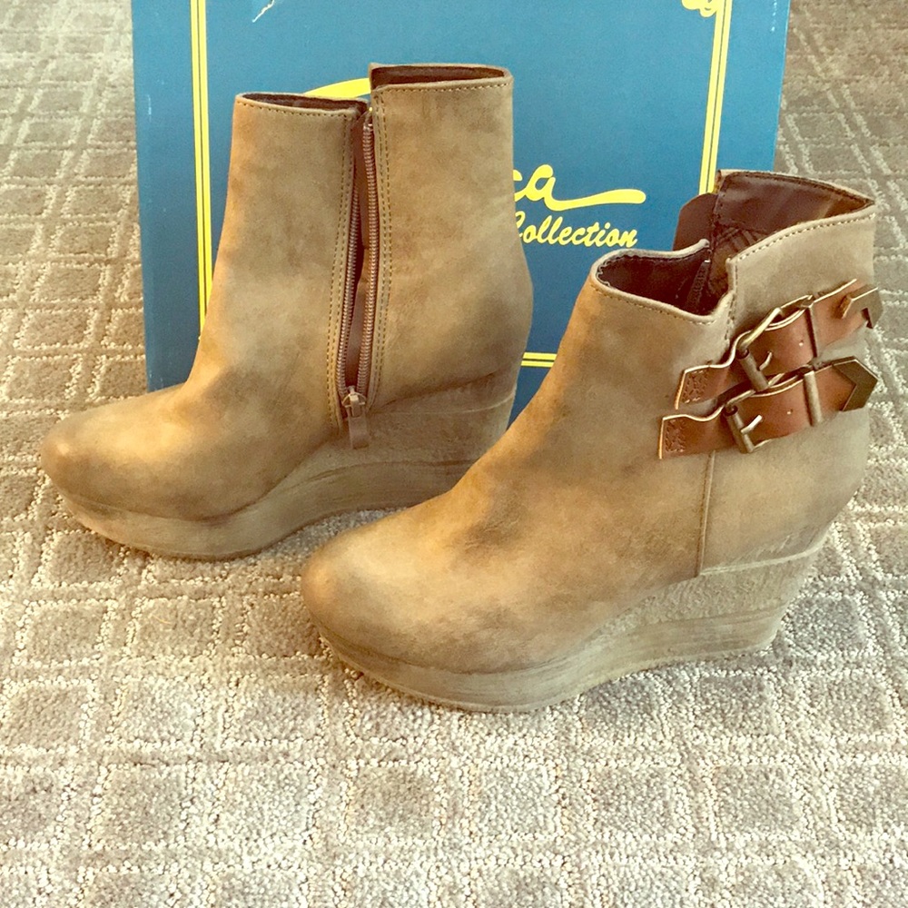 Sbicca taupe booties